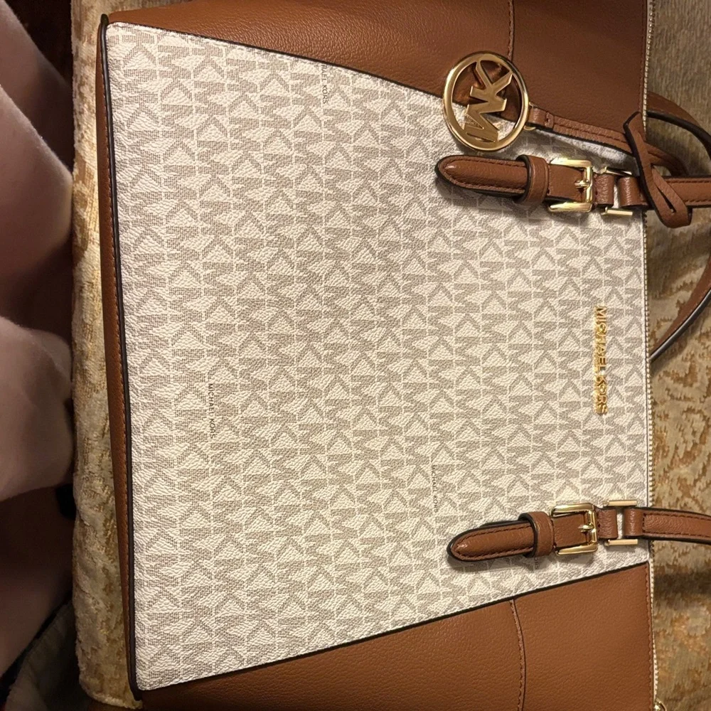 Michael Kors Tan and Cream Tote Bag - Picture 1 of 6